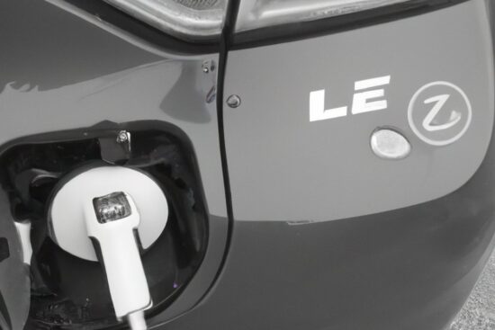Los Coches Eléctricos: Ventajas y Desafíos Actuales